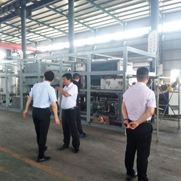 清華大學(xué)啟迪之星耿強(qiáng)總經(jīng)理到廢氣治理生產(chǎn)現(xiàn)場指導(dǎo)工作