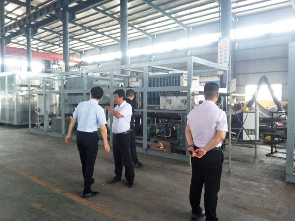 清華大學(xué)啟迪之星耿強(qiáng)總經(jīng)理到廢氣治理生產(chǎn)現(xiàn)場指導(dǎo)工作