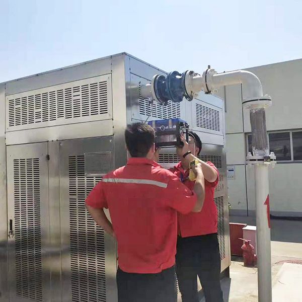 客戶操作油氣回收設(shè)備